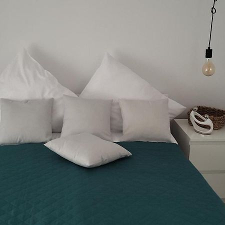 Apartamenty Pod Uwalonym Debem Jezow Sudecki Luaran gambar